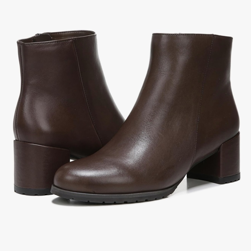 Naturalizer Bay Leather Weatherproof Ankle Bootie.
Women’s size 7.5. NIB